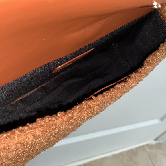 Moda Luxe Brown Sherpa Handbag - Picture 15 of 16